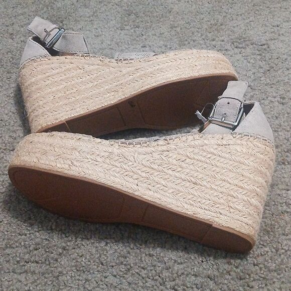 Marc Fisher Mladore Perforated Leather Espadrille Wedge Sandals Size 11 NWT - Picture 8 of 10